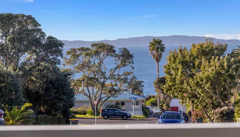 1391 Whangaparaoa Road, Army Bay