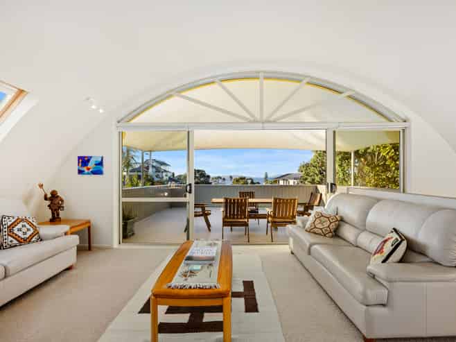 1391 Whangaparaoa Road, Army Bay
