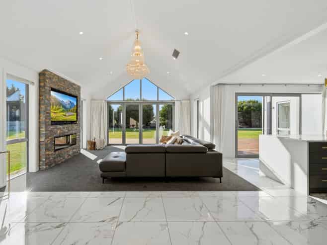 2 Marama Avenue South, Otatara