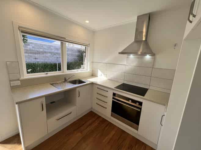 2/4 Westwell Road, Belmont