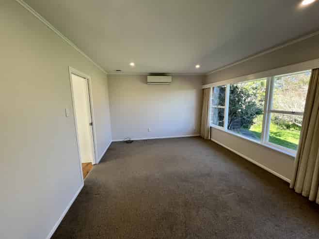 2/4 Westwell Road, Belmont