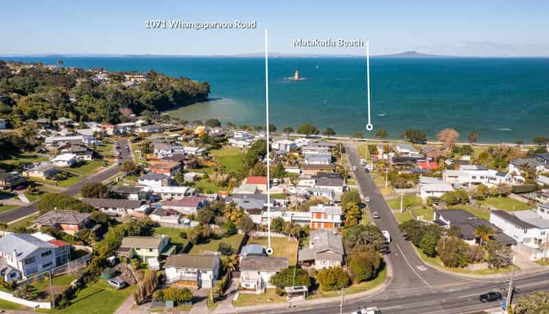 1071 Whangaparaoa Road, Matakatia
