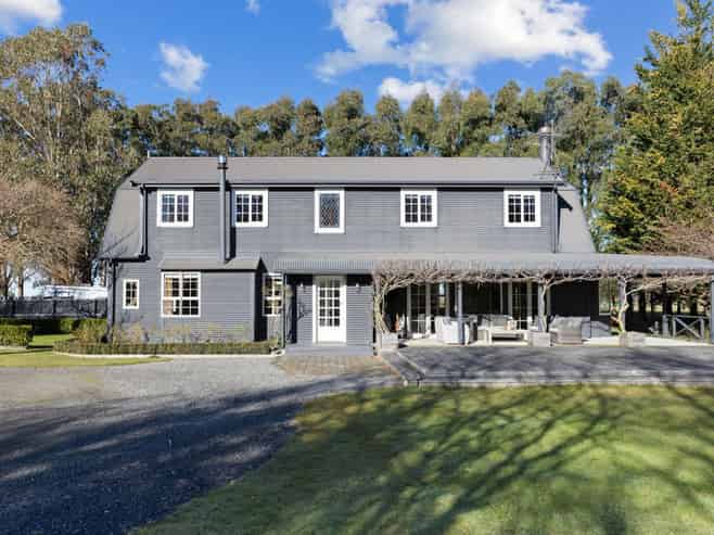 12 Burgess Road, Staveley