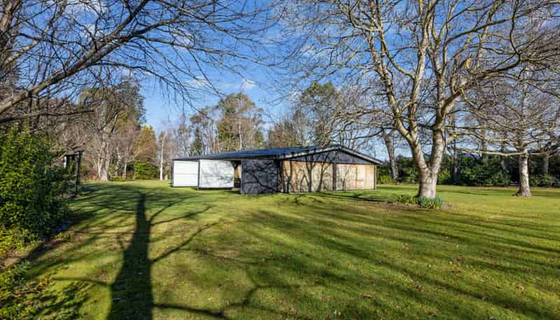 12 Burgess Road, Staveley