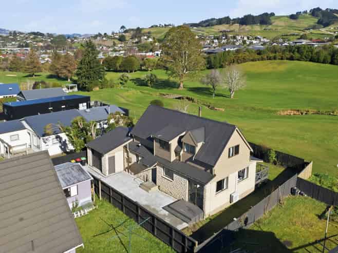 65 Reservoir Road, Sawyers Bay