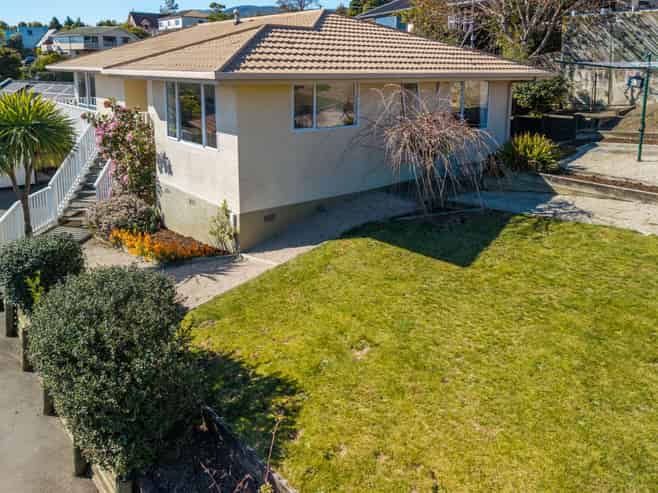 27 Idesia Grove, Richmond