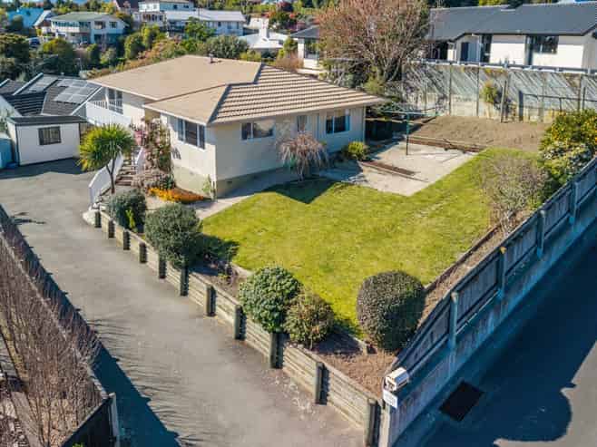 27 Idesia Grove, Richmond