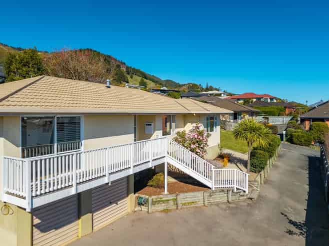27 Idesia Grove, Richmond