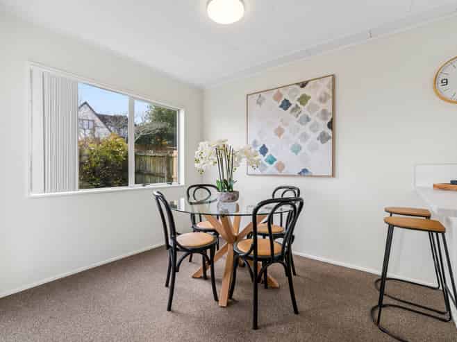 2/48 Sandgate Avenue, Botany Downs