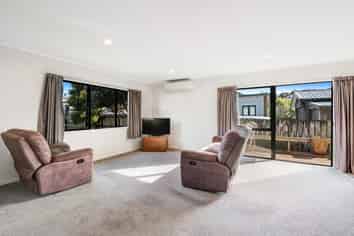 2/100 Brightside Road, Stanmore Bay