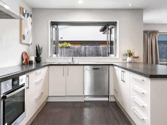 15 Graycliffe Street, Halswell