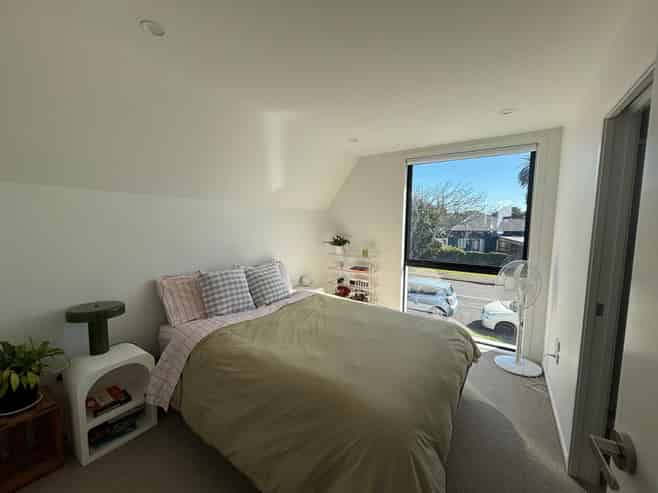 4/4 Mead St, Avondale