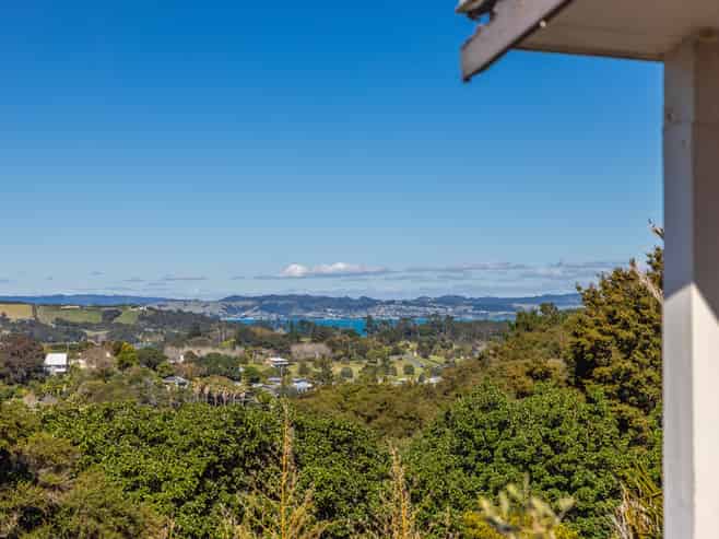 29 Beresford Avenue, Surfdale