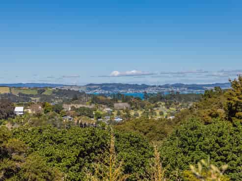 29 Beresford Avenue, Surfdale