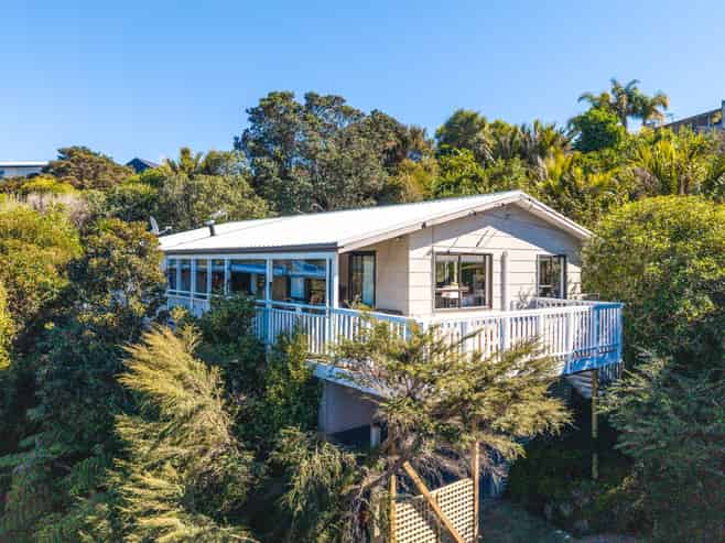 29 Beresford Avenue, Surfdale