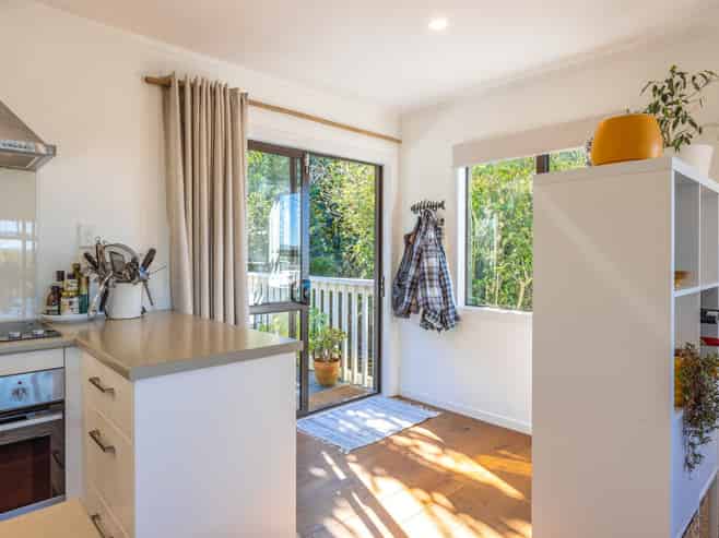 29 Beresford Avenue, Surfdale