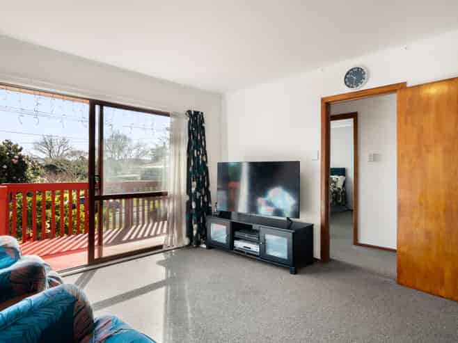 16 Antrim Crescent, Otara