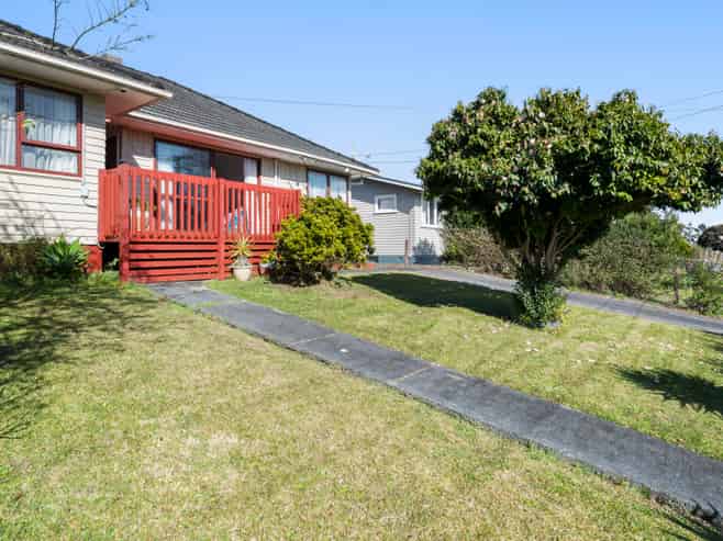 16 Antrim Crescent, Otara