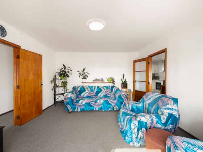 16 Antrim Crescent, Otara
