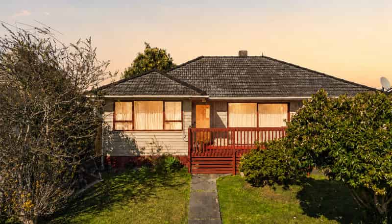 16 Antrim Crescent, Otara