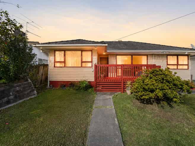 16 Antrim Crescent, Otara
