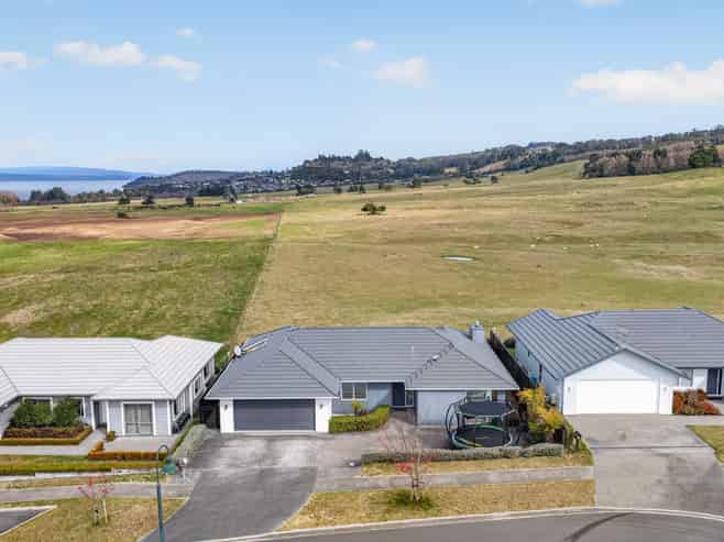 19 Mayfly Grove, Nukuhau