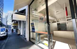 TURNKEY TAKEAWAY / LUNCH BAR 
