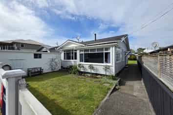 23 Bulkeley Terrace, New Plymouth Central