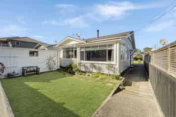 23 Bulkeley Terrace, New Plymouth Central