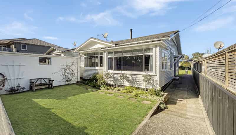 23 Bulkeley Terrace, New Plymouth Central