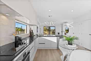 27D Barbados Drive, Unsworth Heights