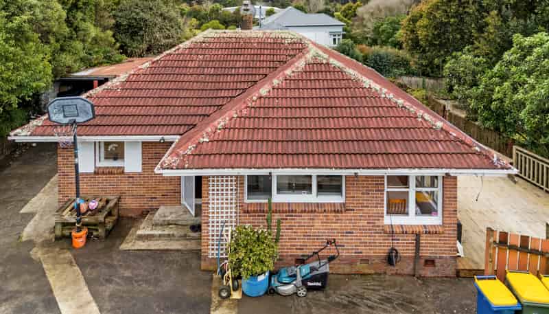 209 Henderson Valley Road, Henderson