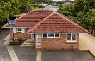 209 Henderson Valley Road, Henderson
