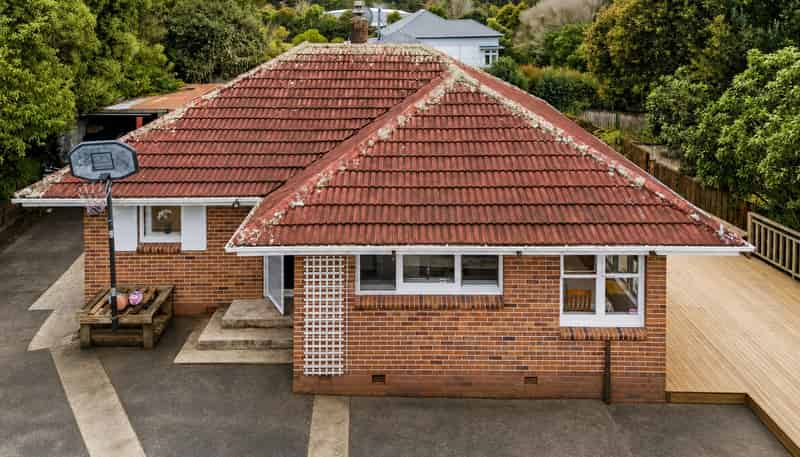 209 Henderson Valley Road, Henderson