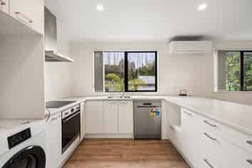 209 Henderson Valley Road, Henderson