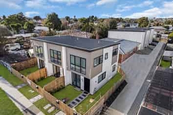 1/14 Kelvin Road, Papakura