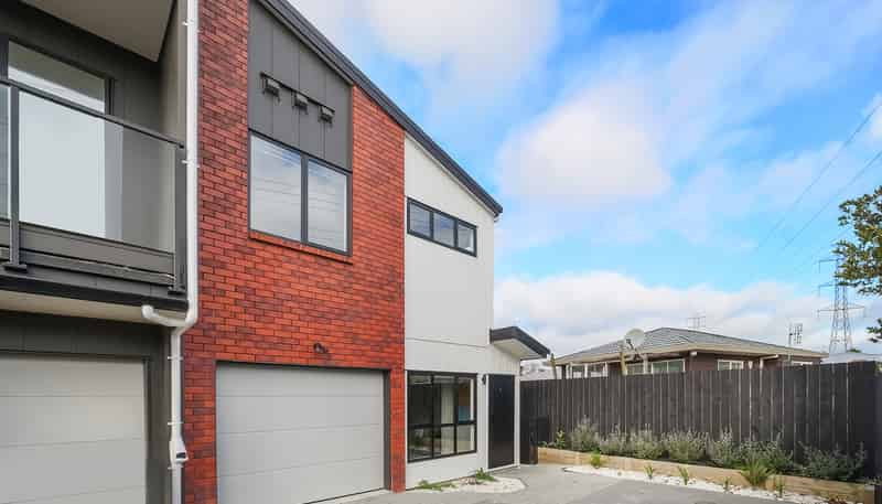 8/32 Tiraumea Drive, Pakuranga