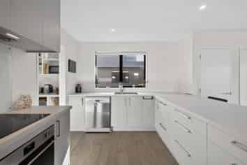 2/17 Rawhiti Avenue, New Brighton