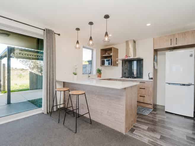 2/10 Mila Paige Close, Glenview