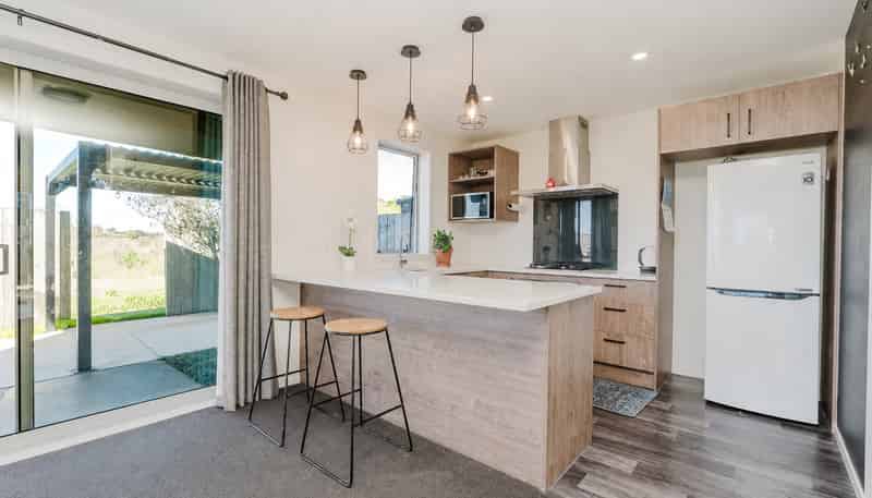 2/10 Mila Paige Close, Glenview