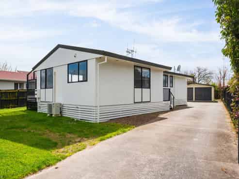 18 Garland Drive, Saint Andrews