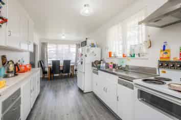 51 President Avenue, Papakura