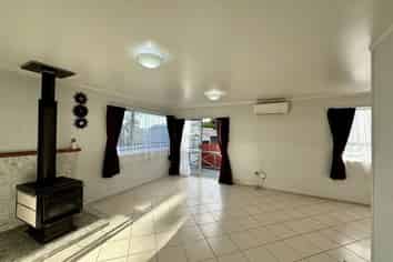 2/147 Gills Road, Half Moon Bay