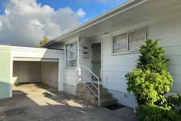 2/147 Gills Road, Half Moon Bay