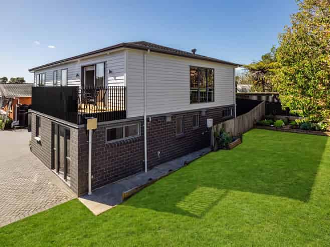 14A Gregory Place, Hillsborough