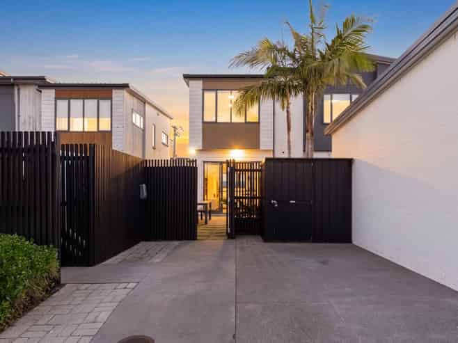 4/7 Scott Road, Hobsonville