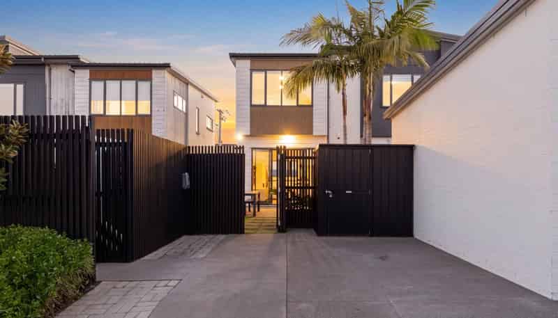 4/7 Scott Road, Hobsonville