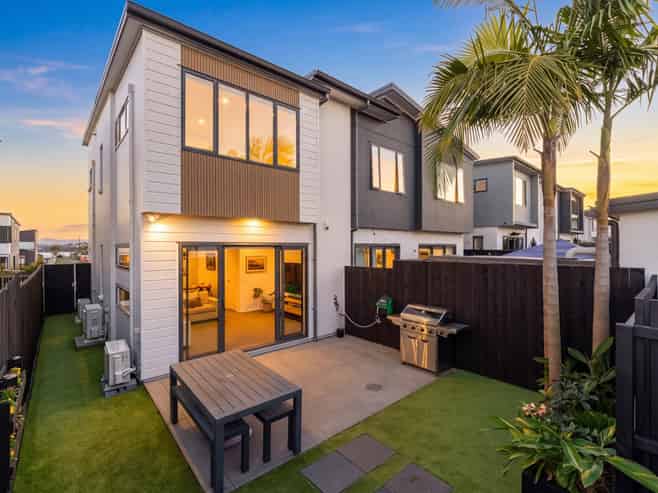 4/7 Scott Road, Hobsonville
