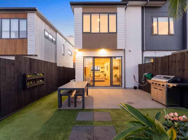 4/7 Scott Road, Hobsonville