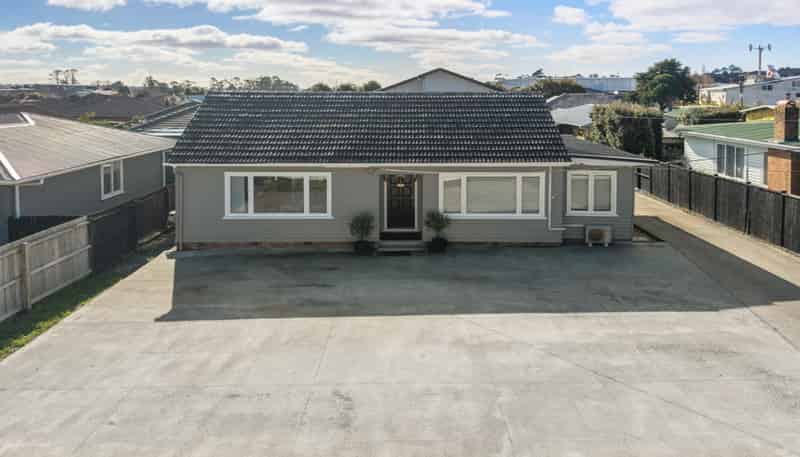 403B West Coast Road, Glen Eden